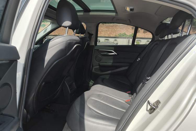 Used BMW 1 Series 2018 Facelifted 118i Sport Edition Interior 1