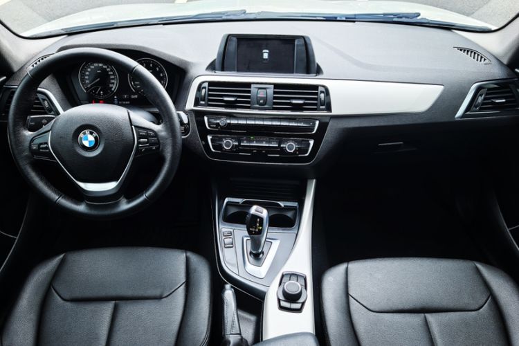Used BMW 1 Series 2018 118i Leading Model Interior 1