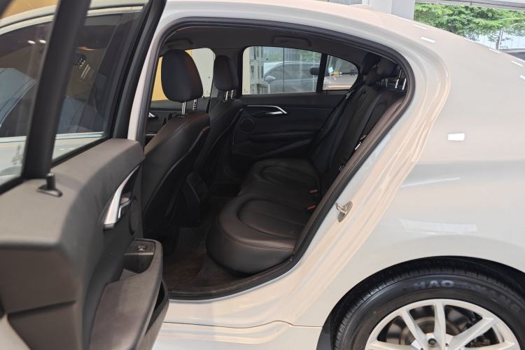 Used BMW 1 Series 2018 Revised 118i Fashion Edition Interior 10