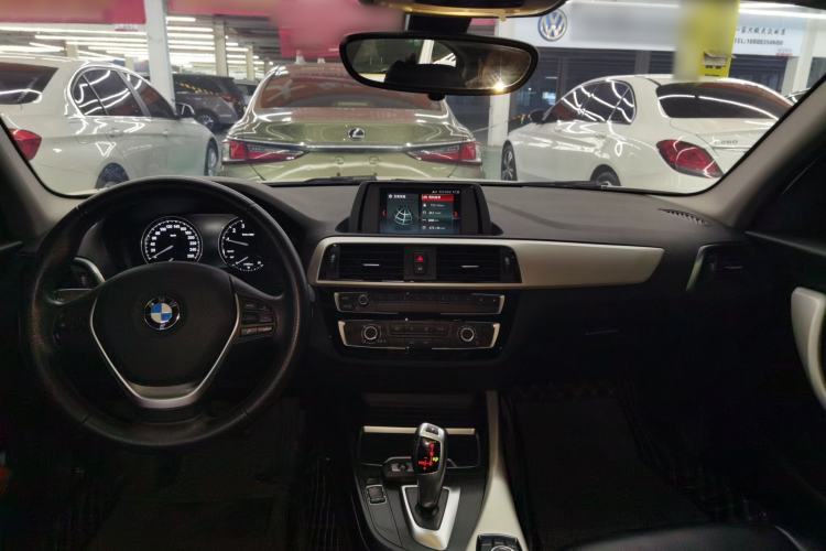 Used BMW 1 Series 2018 118i Leading Model Interior 2