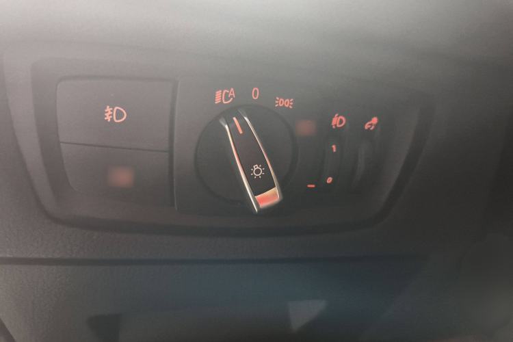 Used BMW 1 Series 2018 118i Sport Design Package Interior 2