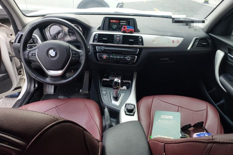 Used BMW 1 Series 2018 118i Leading Model Interior 2