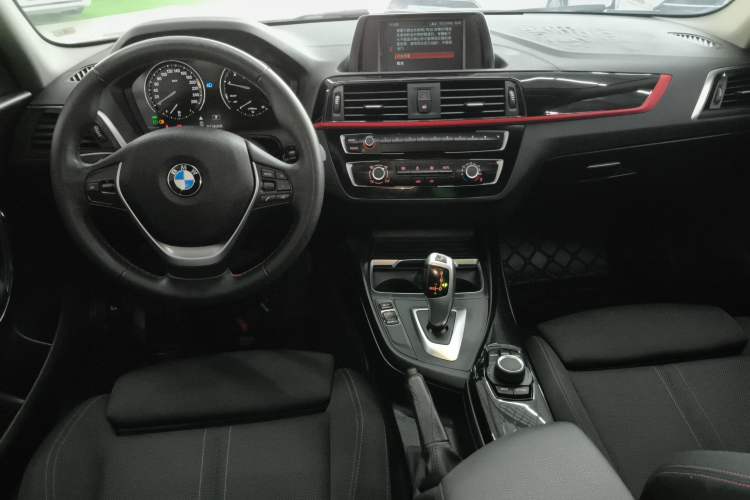 Used BMW 1 Series 2018 118i Sport Design Package Interior 2