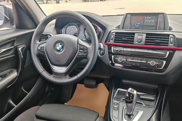 Used BMW 1 Series 2018 118i Sport Design Package Interior 2