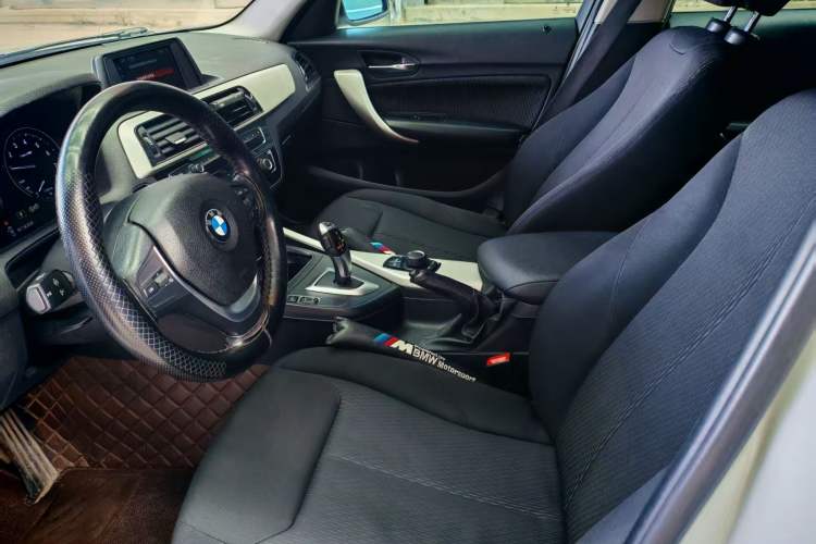 Used BMW 1 Series 2018 118i Leading Model Interior 2
