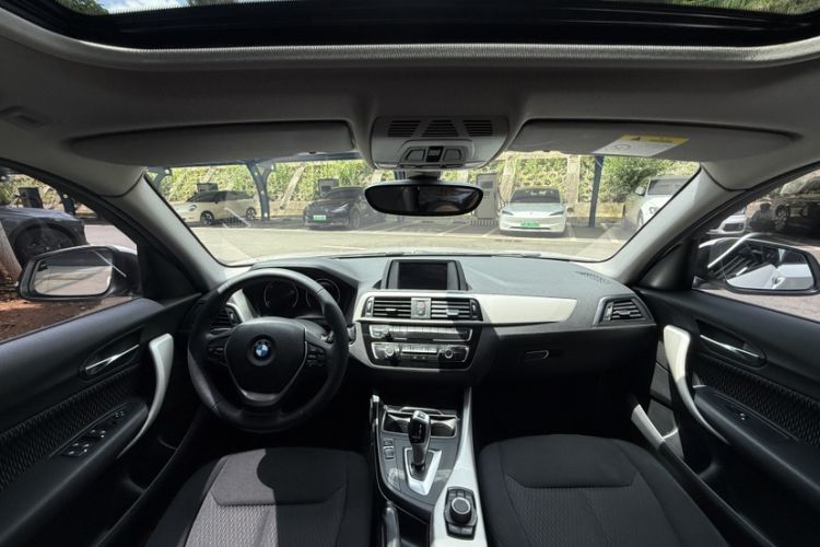 Used BMW 1 Series 2018 118i Leading Model Interior 3