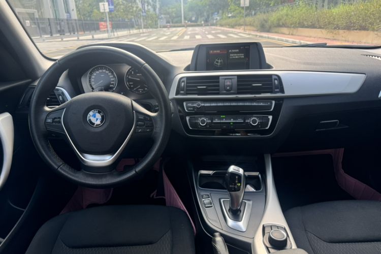 Used BMW 1 Series 2018 118i Leading Model Interior 3