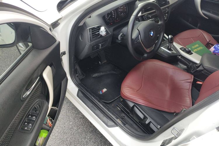 Used BMW 1 Series 2018 118i Leading Model Interior 3