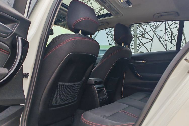 Used BMW 1 Series 2018 118i Sport Design Package Interior 3