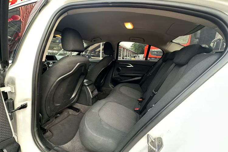 Used BMW 1 Series 2018 118i Fashion Model Interior 3