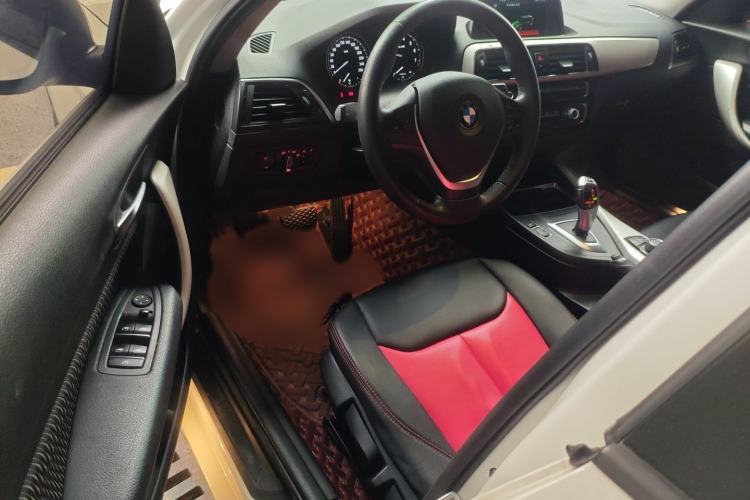 Used BMW 1 Series 2018 118i Leading Model Interior 3