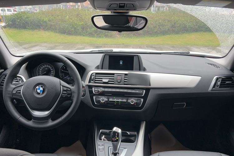 Used BMW 1 Series 2018 118i Leading Model Interior 3