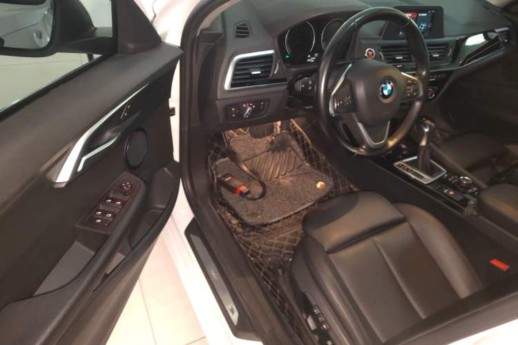 Used BMW 1 Series 2018 118i Sport Edition Interior 3