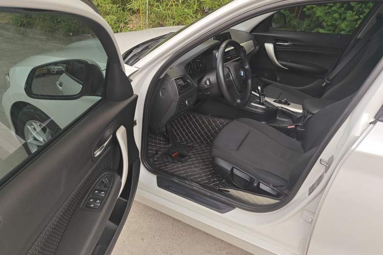Used BMW 1 Series 2018 118i Leading Model Interior 3