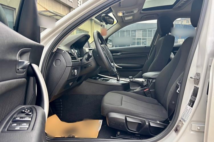Used BMW 1 Series 2018 118i Leading Model Interior 4