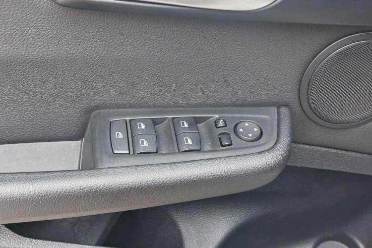Used BMW 1 Series 2018 Facelifted 118i Sport Edition Interior 4
