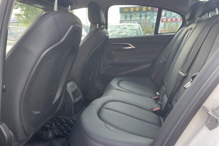 Used BMW 1 Series 2018 Revised 118i Fashion Edition Interior 4