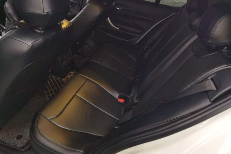 Used BMW 1 Series 2018 118i Leading Model Interior 4