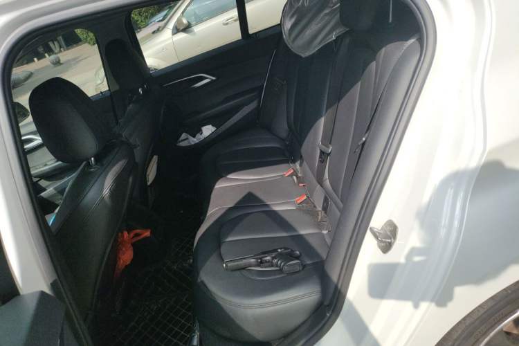 Used BMW 1 Series 2018 118i Sport Edition Interior 4