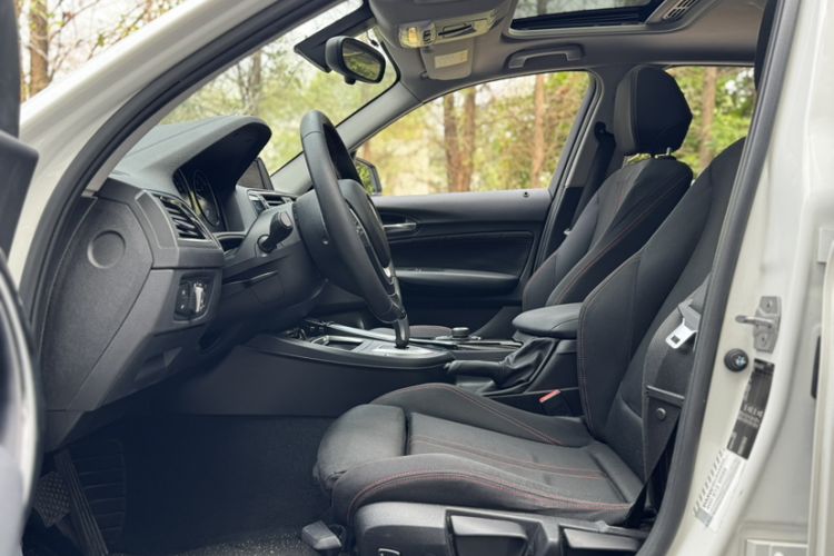 Used BMW 1 Series 2018 118i Sport Design Package Interior 4