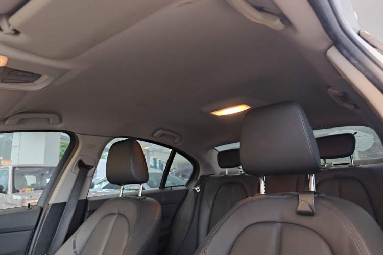 Used BMW 1 Series 2018 Revised 118i Fashion Edition Interior 4