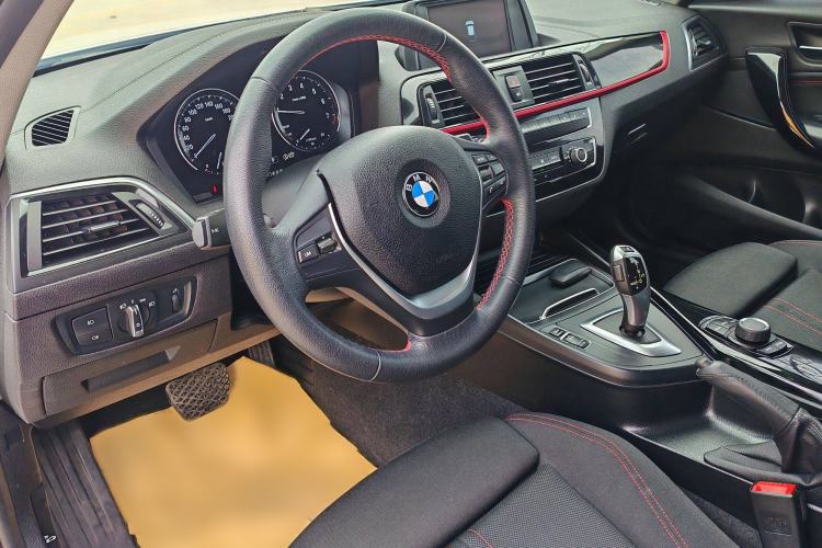 Used BMW 1 Series 2018 118i Sport Design Package Interior 4