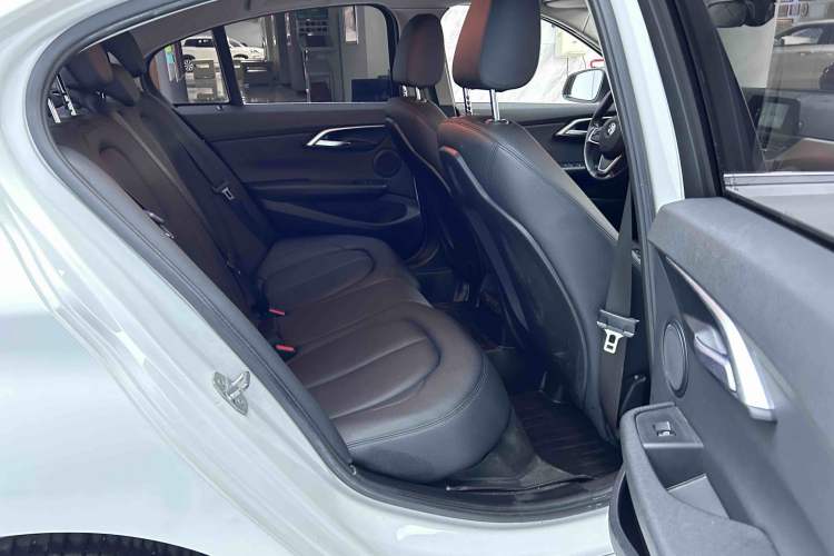 Used BMW 1 Series 2018 Revised 118i Fashion Edition Interior 4