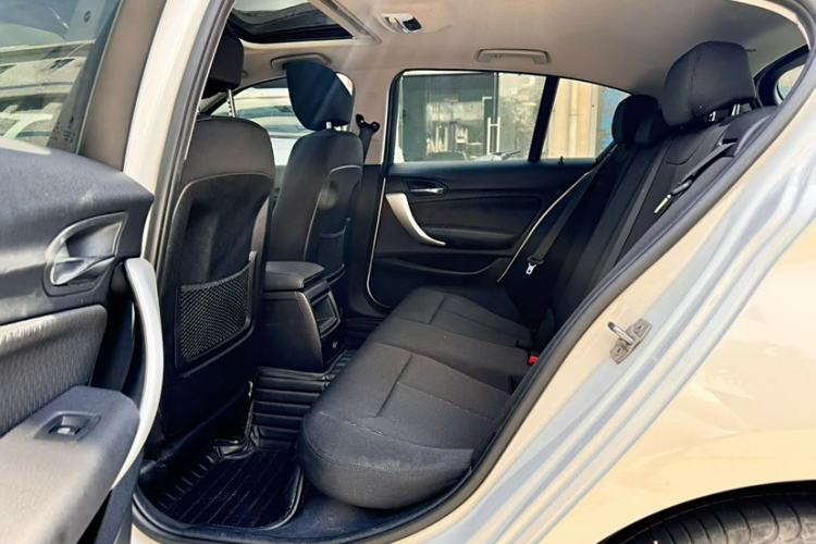Used BMW 1 Series 2018 118i Leading Model Interior 4
