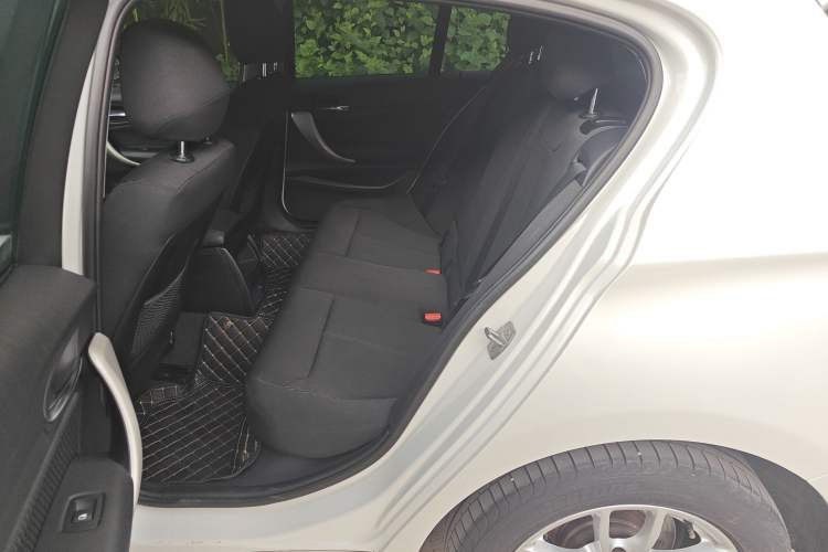 Used BMW 1 Series 2018 118i Leading Model Interior 4
