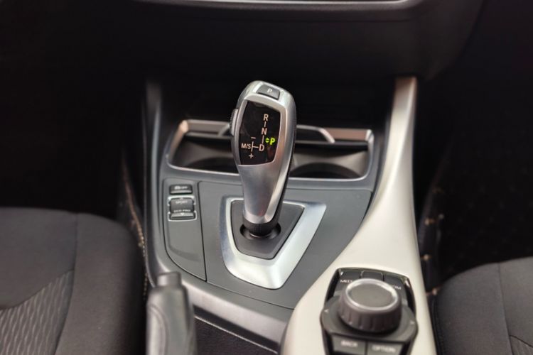 Used BMW 1 Series 2018 118i Leading Model Interior 5