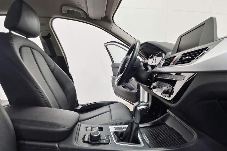 Used BMW 1 Series 2018 Revised 118i Fashion Edition Interior 5