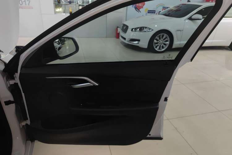 Used BMW 1 Series 2018 118i Sport Edition Interior 5