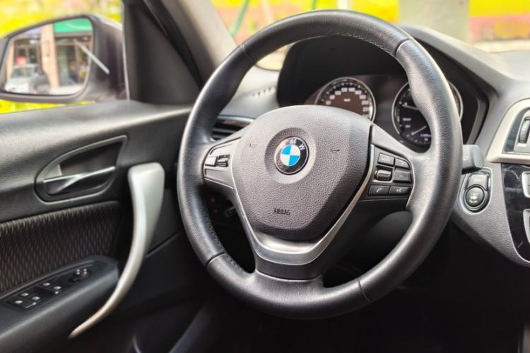 Used BMW 1 Series 2018 118i Leading Model Interior 6