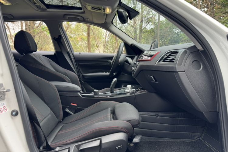 Used BMW 1 Series 2018 118i Sport Design Package Interior 6