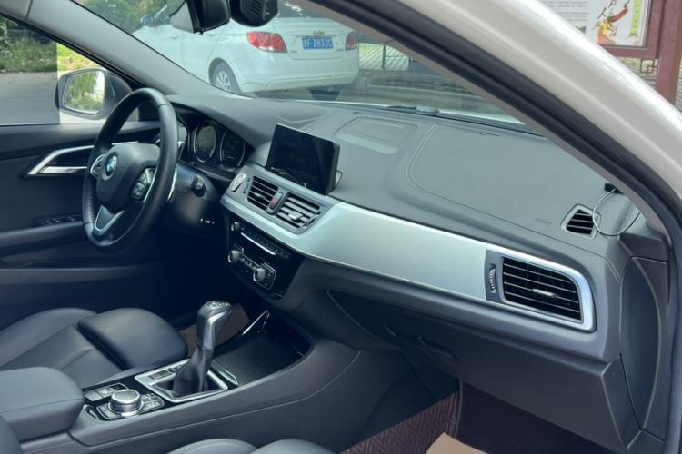 Used BMW 1 Series 2018 120i Design Package Model Interior 6