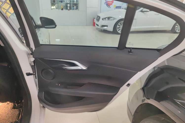 Used BMW 1 Series 2018 118i Sport Edition Interior 6