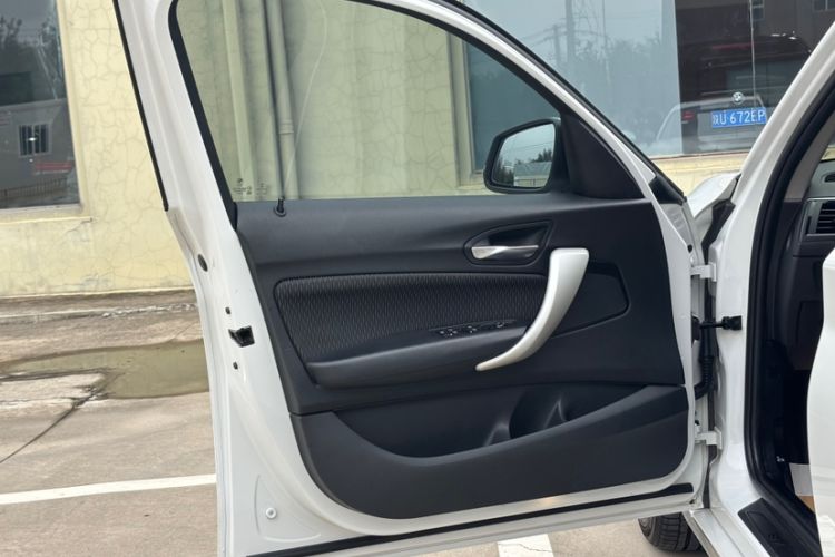 Used BMW 1 Series 2018 118i Leading Model Interior 7