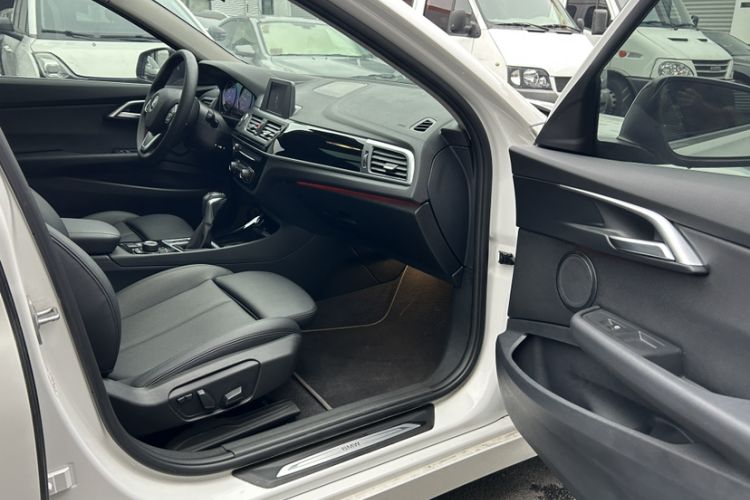 Used BMW 1 Series 2018 118i Sport Edition Interior 7