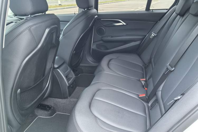 Used BMW 1 Series 2018 118i Sport Edition Interior 8