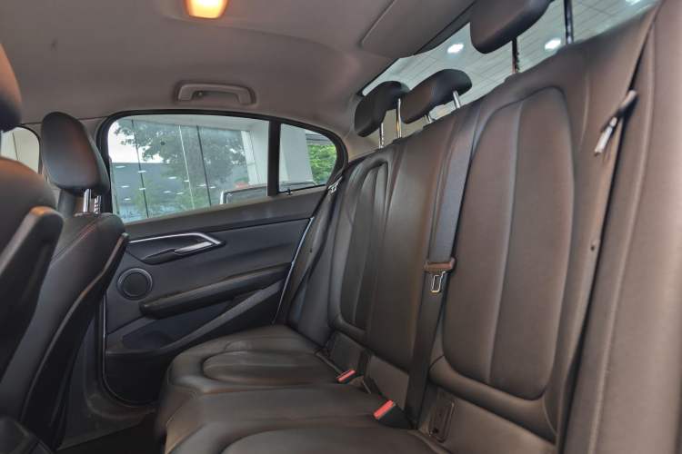 Used BMW 1 Series 2018 Revised 118i Fashion Edition Interior 9