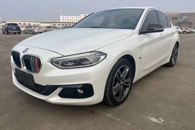 Ojetý BMW 1 Series 2018 118i Sport Edition