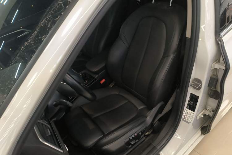 Used BMW 1 Series 2018 118i Sport Edition Left Front Seat