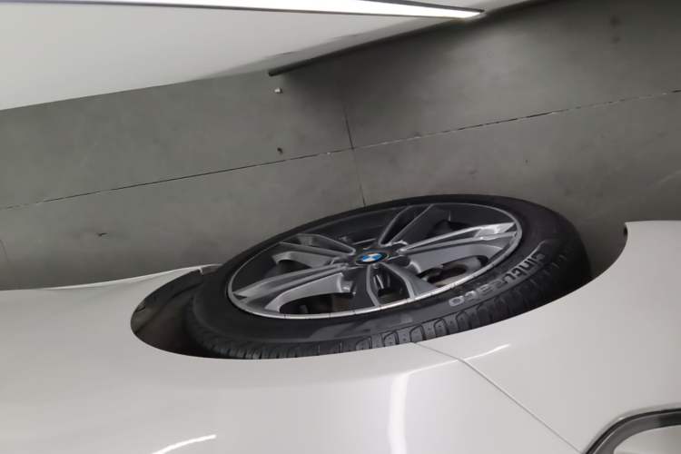 Used BMW 1 Series 2018 Facelifted 118i Sport Edition Left Front Wheel Hub