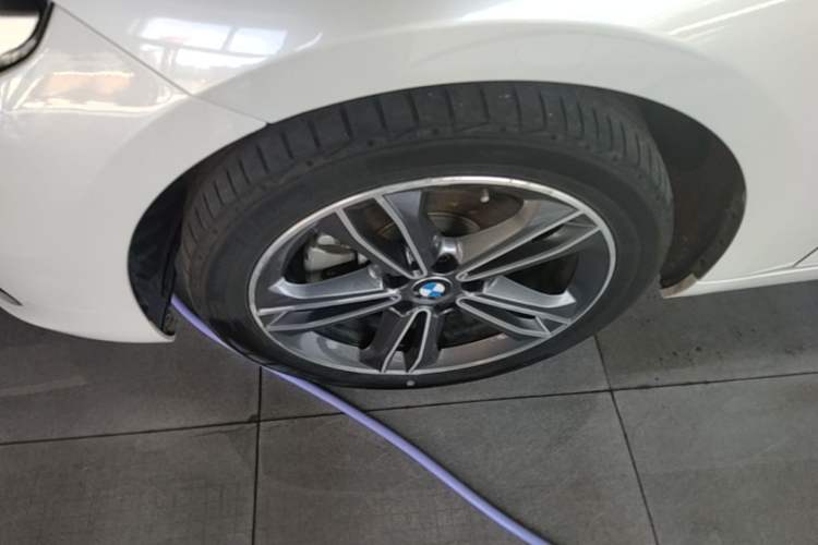 Used BMW 1 Series 2018 118i Sport Edition Left Front Wheel Hub