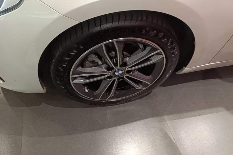 Used BMW 1 Series 2018 Facelifted 118i Sport Edition Left Front Wheel Hub