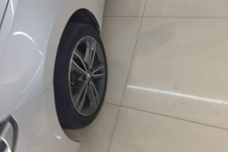 Used BMW 1 Series 2018 118i Sport Edition Left Front Wheel Hub