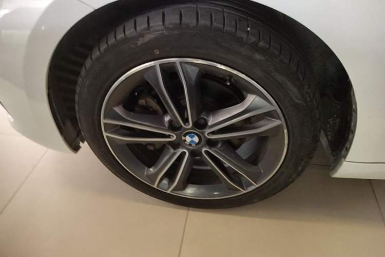Used BMW 1 Series 2018 118i Sport Edition Left Front Wheel Hub