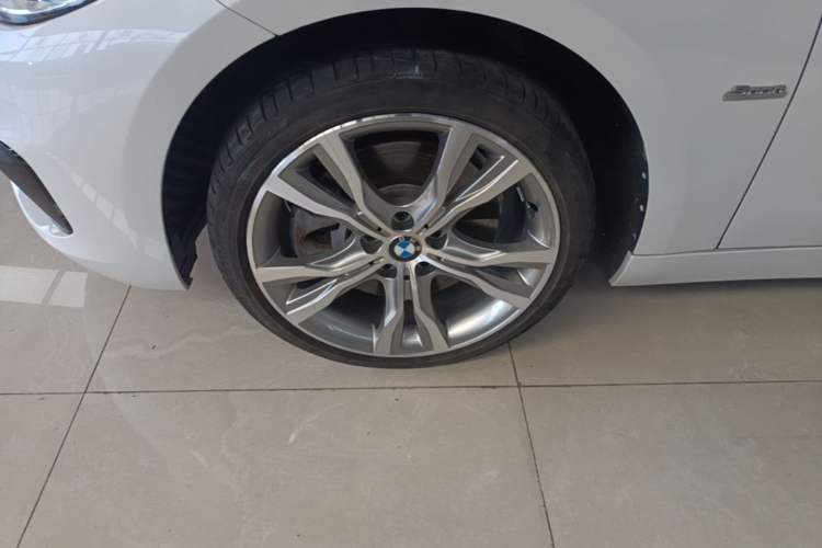 Used BMW 1 Series 2018 120i Design Package Model Left Front Wheel Hub