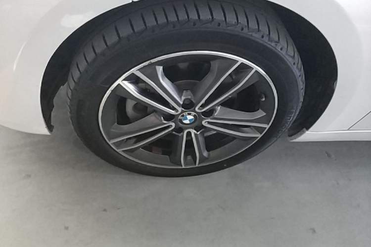 Used BMW 1 Series 2018 118i Sport Edition Left Front Wheel Hub