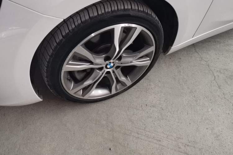 Used BMW 1 Series 2018 Restyled 120i Design Package Edition Left Front Wheel Hub
